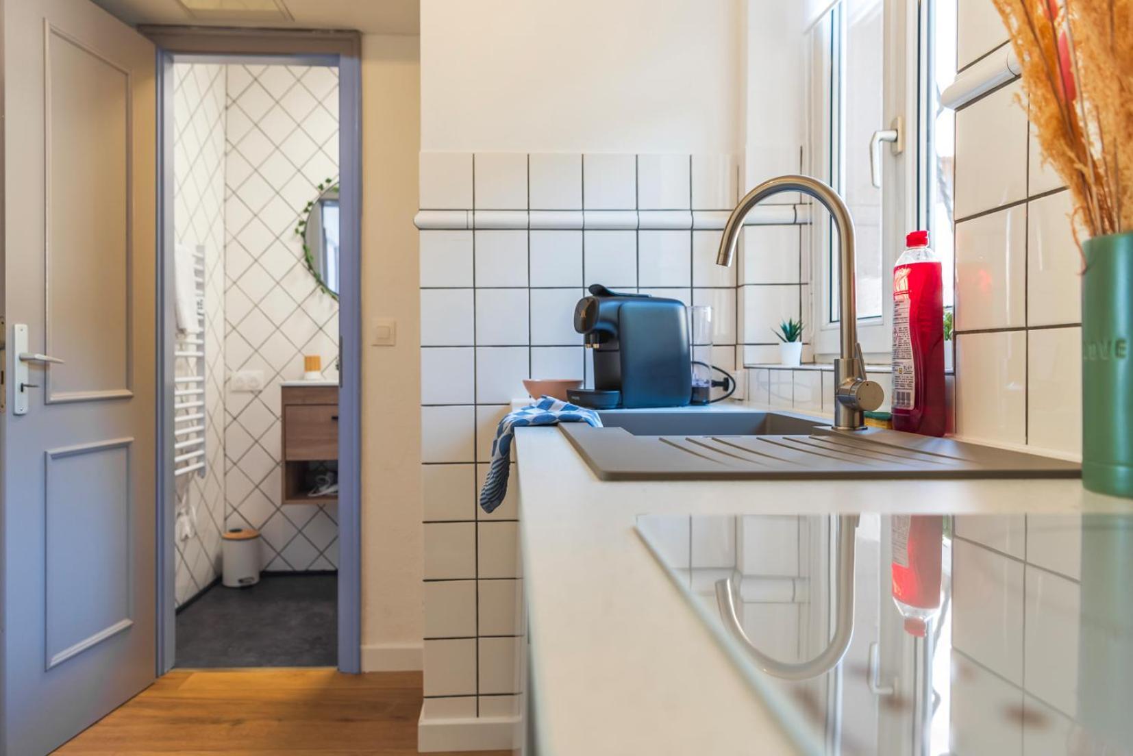 La Petite Jungle Romantique - Balneo Et Detente Appartement *